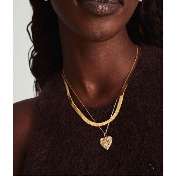 Mejuri 18K Gold Vermeil Calendula Pendant Necklace - Picture 4 of 5